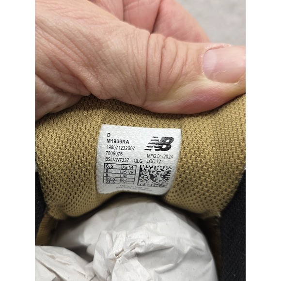 New Balance M1906RA Men's 1906R White & Gold Running Shoes. NWOB. Size 8.5 - Picture 8 of 10